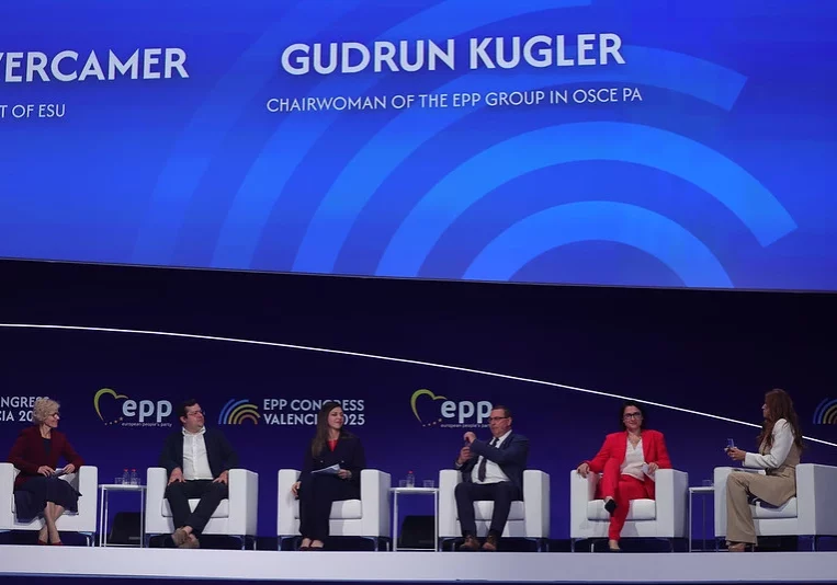 Europa muss sich der demografischen Wende befassen und strategisch beantworten: ÖVP-Ahg. Gudrun Kugler präsentiert 2025 beim Panel am EVP-Kongress die Resolution "Responding to the Demographic Winter".