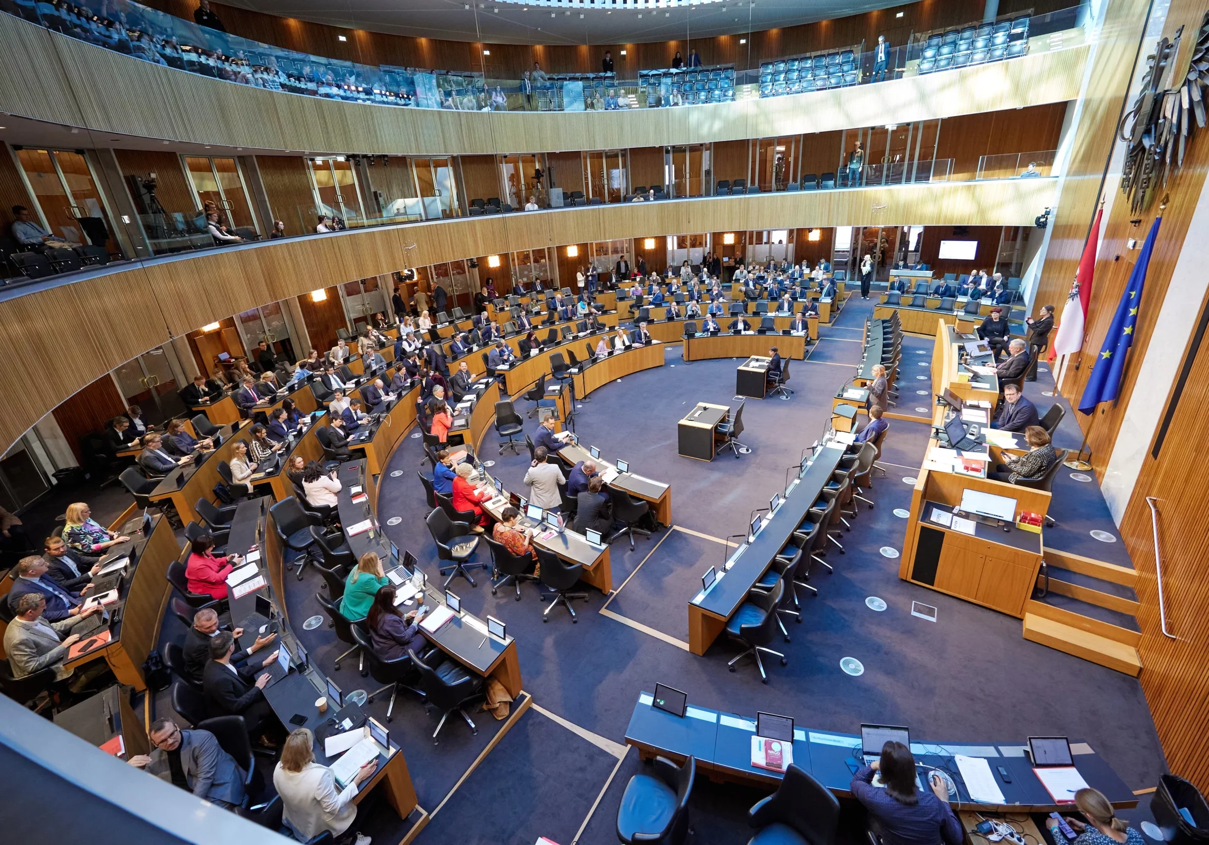 Der Nationalrat tagt nächste Woche. Die Ankündigung eines Mißtrauensantrages durch Herbert Kickl (FPÖ) beantwortete ÖVP-Klubobmann Ernst Gödl mit der Aufforderung, diese Fraktion solle arbeiten. Foto: Thomas Topf