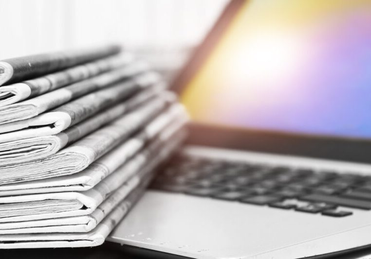 Förderung fixiert: Die Zustellung von Zeitungen an Haushalte und die digitale Transformation der Medien werden aus Bundesmitteln unterstützt. Foto: iStock, Fedor Kozyr