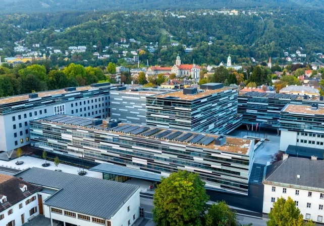 Auf 56.000 Quadratmetern wurden 19 Dienststellen und Organisationseinheiten zum neuen Sicherheitszentrum Tirol zusammengefasst. Foto: LPD Tirol/ Lorbeg